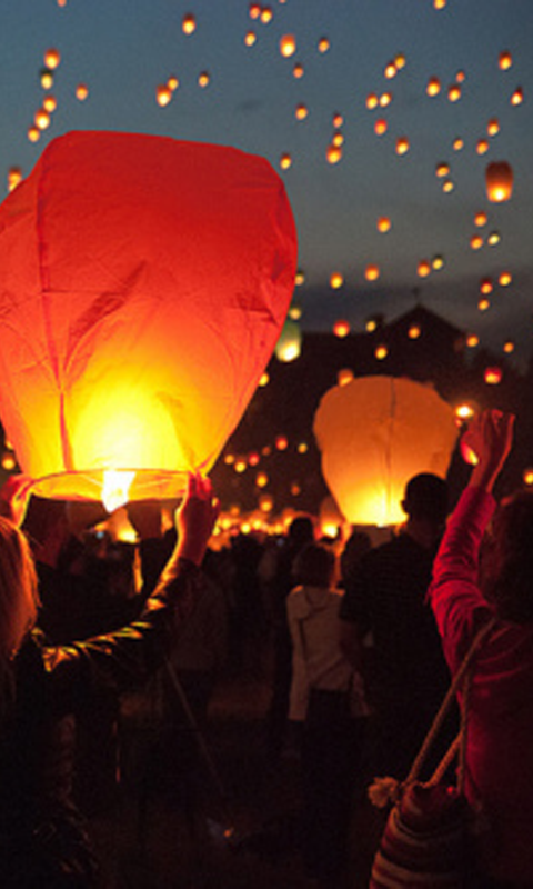 Foto van wensballonnen. LVWB Fundraising.